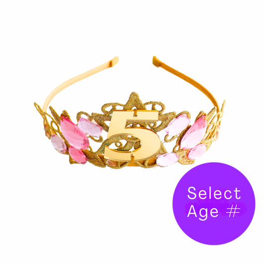 a tiara with the number five on it